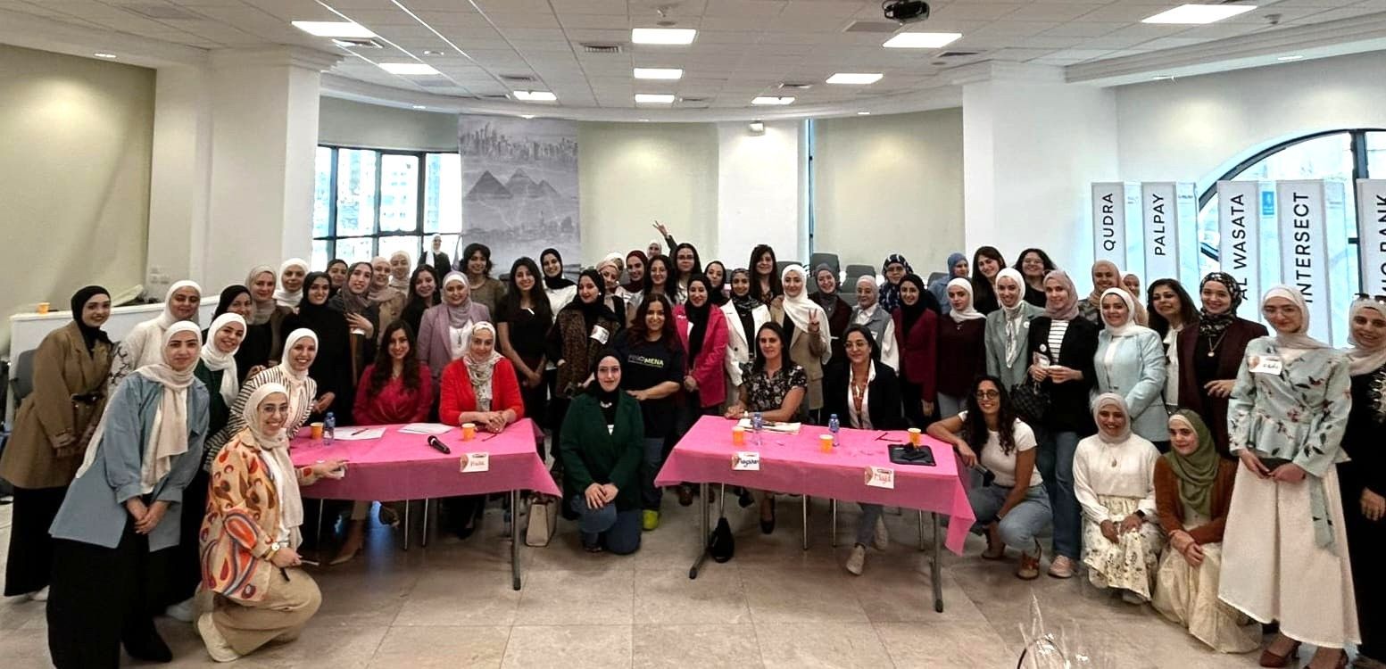 Women gathered through the FINOMENA community
